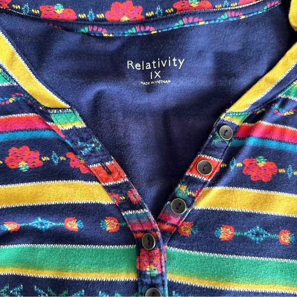 Relativity Women’s Shirt 1X - Picture 6 of 6